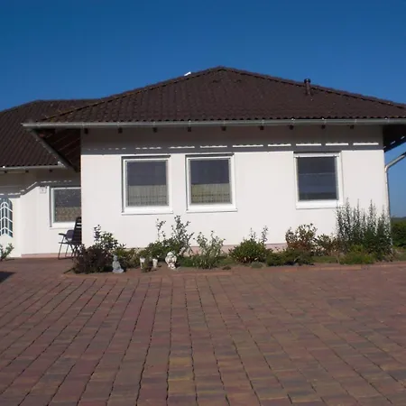 Apartament In Adorf Mit Garten, Terrasse Und Grill *