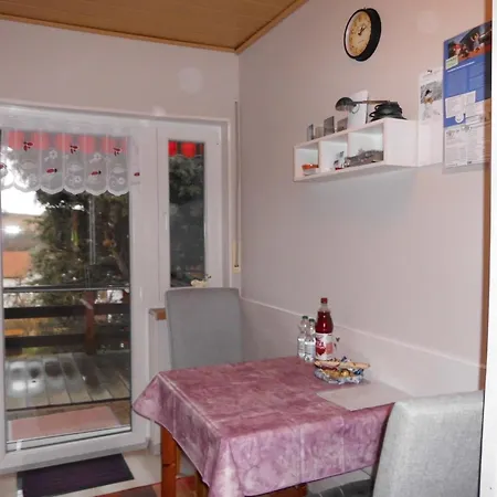 In Adorf Mit Garten, Terrasse Und Grill Apartament