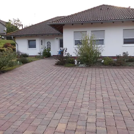 Apartament In Adorf Mit Garten, Terrasse Und Grill